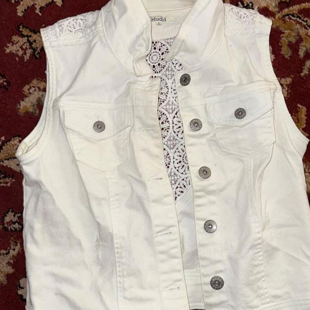 White lace button up vest with